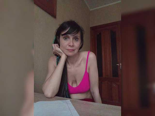 Hellenalonenochka live cam on BongaCams