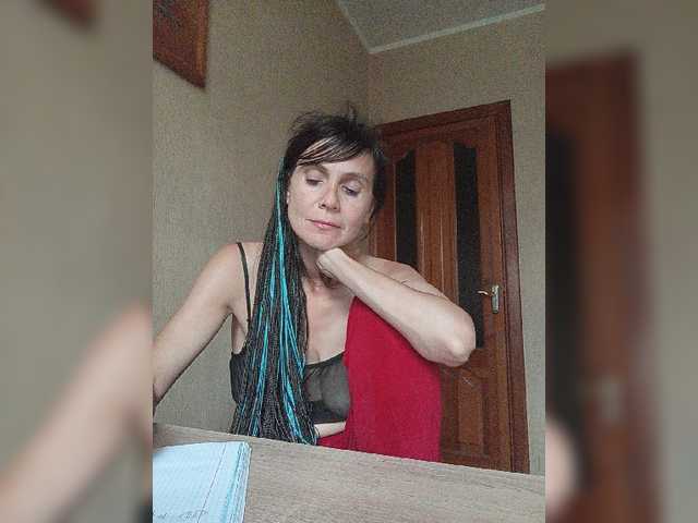 Hellenalonenochka live cam on BongaCams