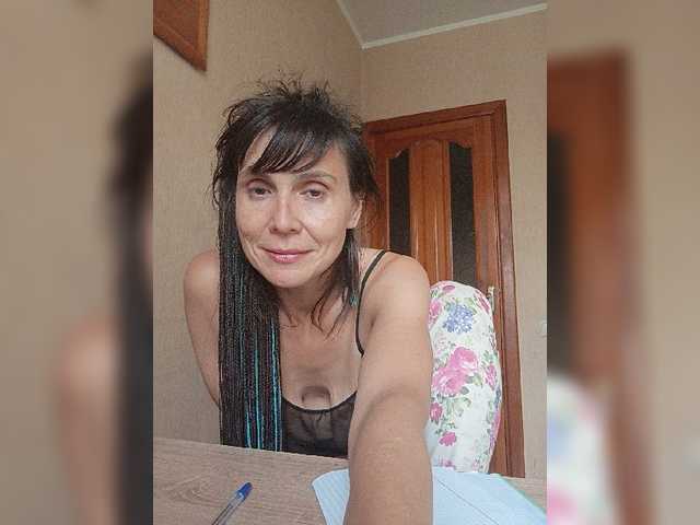 Hellenalonenochka live cam on BongaCams