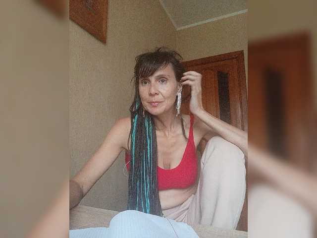 Hellenalonenochka live cam on BongaCams