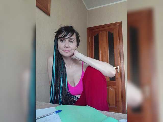 Hellenalonenochka live cam on BongaCams