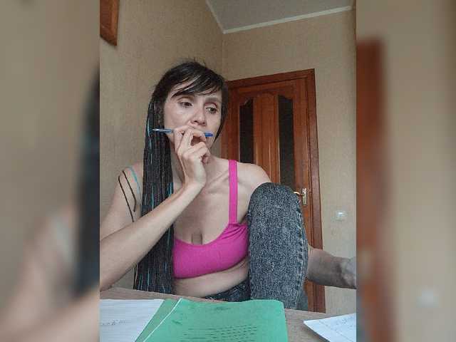 Hellenalonenochka live cam on BongaCams