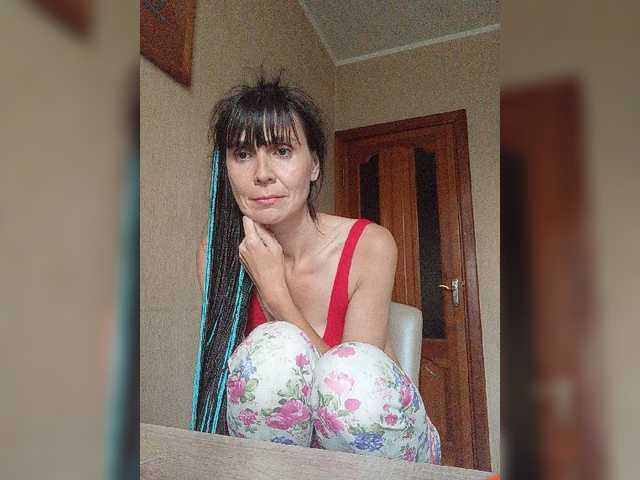 Hellenalonenochka live cam on BongaCams