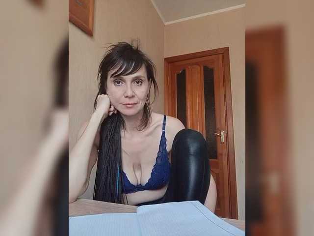 Hellenalonenochka's BongaCams show and profile