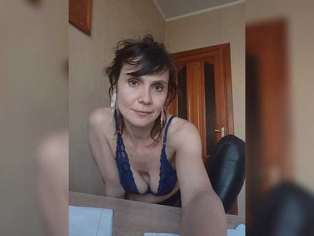 Hellenalonenochka's BongaCams show and profile