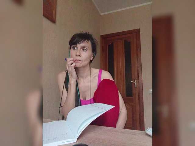 Hellenalonenochka live cam on BongaCams