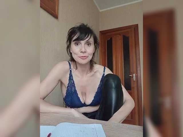 Hellenalonenochka's BongaCams show and profile