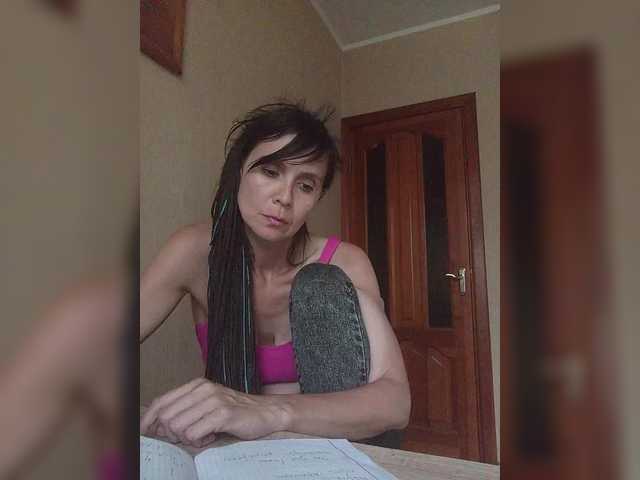 Hellenalonenochka live cam on BongaCams