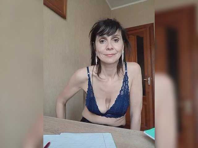 Hellenalonenochka's BongaCams show and profile