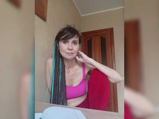 Hellenalonenochka live cam on BongaCams
