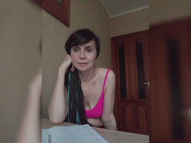 Hellenalonenochka live cam on BongaCams