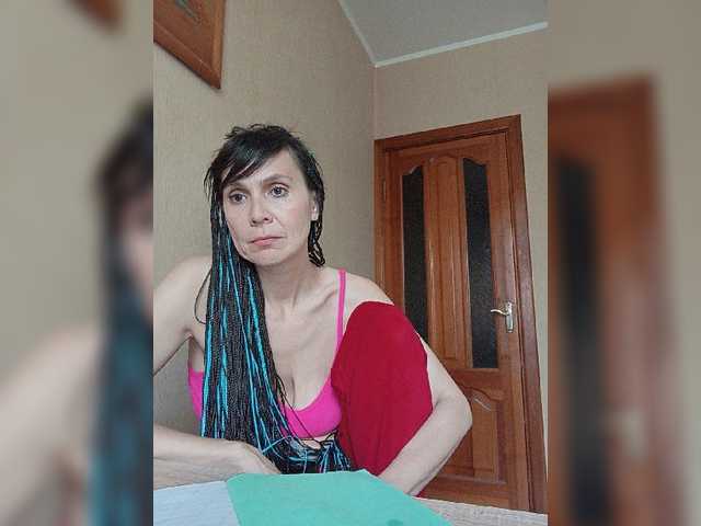 Hellenalonenochka live cam on BongaCams