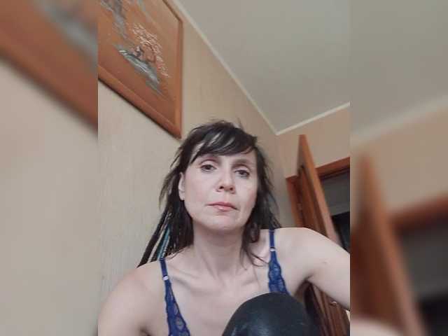 Hellenalonenochka's BongaCams show and profile