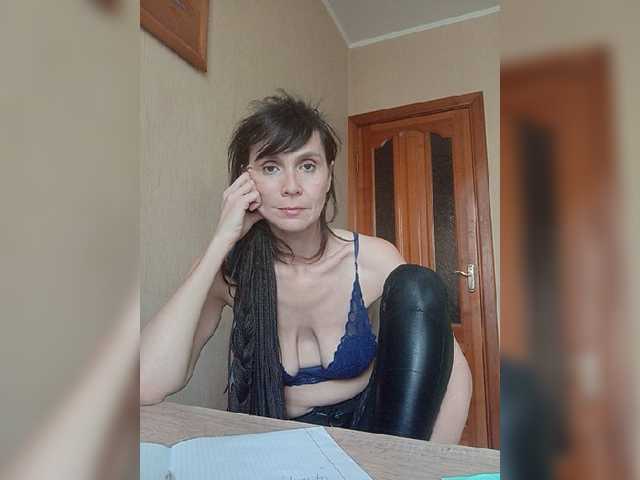 Hellenalonenochka's BongaCams show and profile