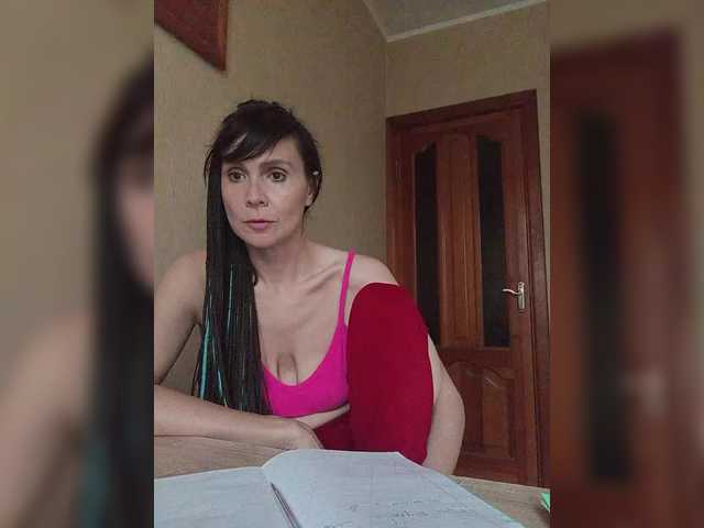 Hellenalonenochka live cam on BongaCams
