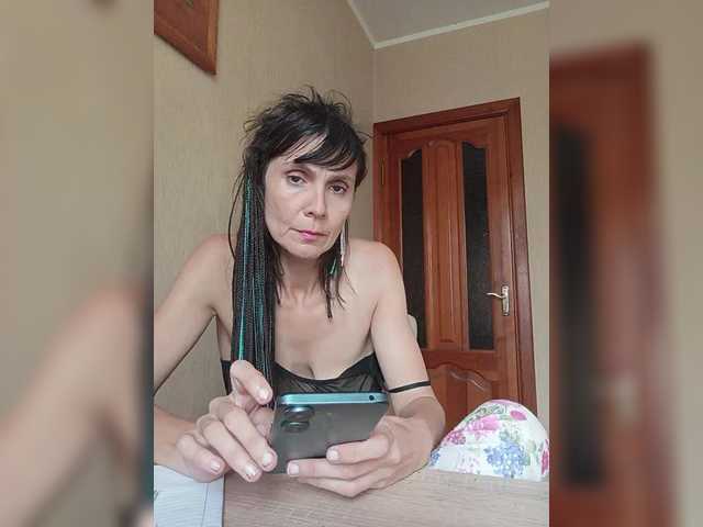 Hellenalonenochka live cam preview