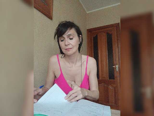 Hellenalonenochka live cam on BongaCams