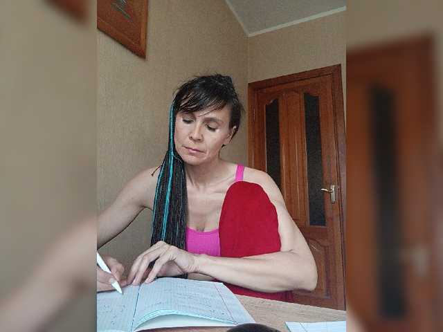 Hellenalonenochka live cam on BongaCams