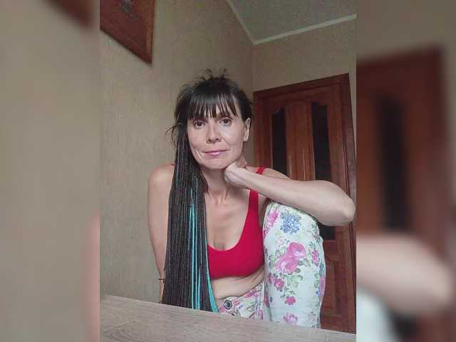 Hellenalonenochka live cam on BongaCams