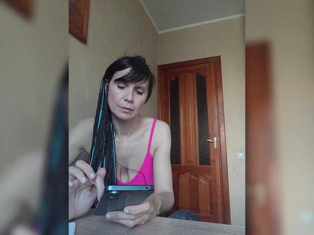 Hellenalonenochka live cam on BongaCams