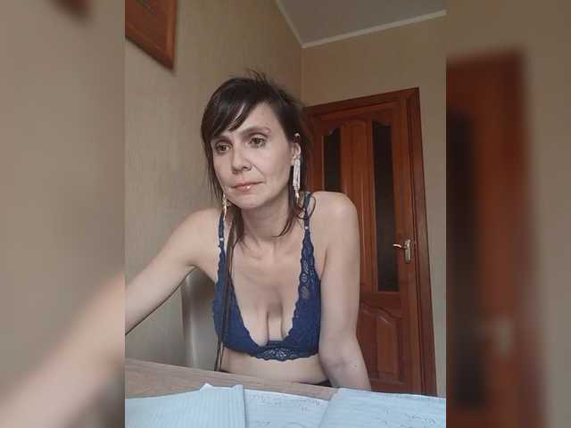 Hellenalonenochka's BongaCams show and profile