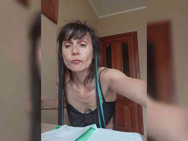 Hellenalonenochka webcam