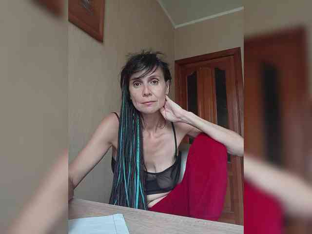 Hellenalonenochka webcam