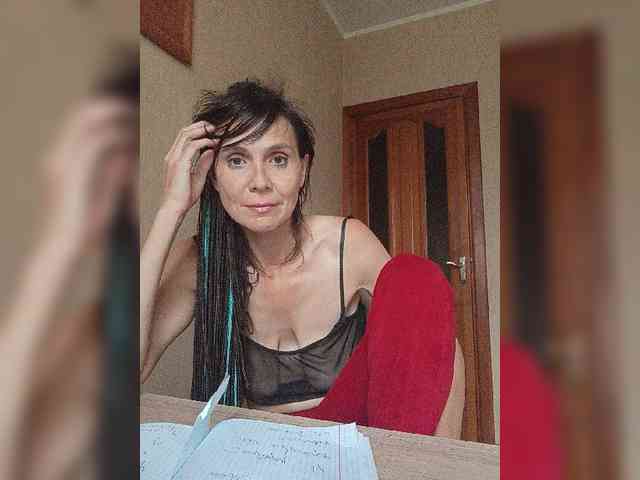 Hellenalonenochka webcam