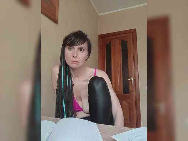Hellenalonenochka webcam