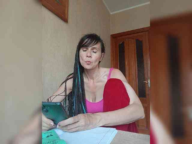 Hellenalonenochka webcam