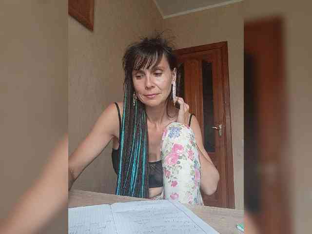 Hellenalonenochka webcam