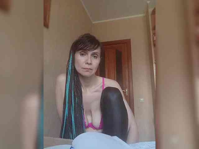 Hellenalonenochka webcam