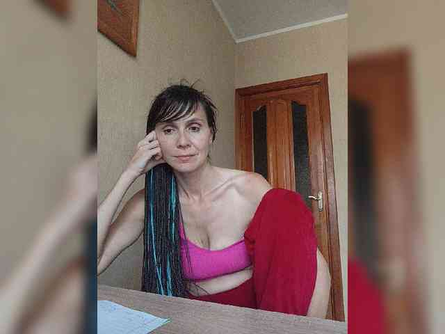 Hellenalonenochka webcam