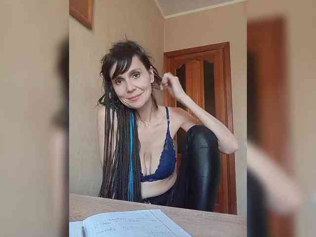 Hellenalonenochka webcam