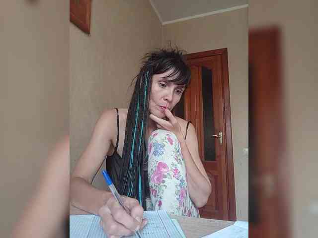 Hellenalonenochka webcam