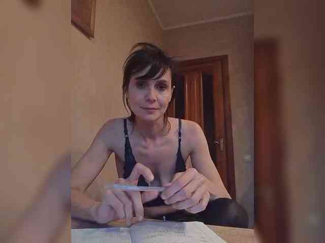 Hellenalonenochka webcam