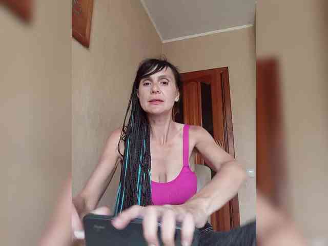 Hellenalonenochka webcam
