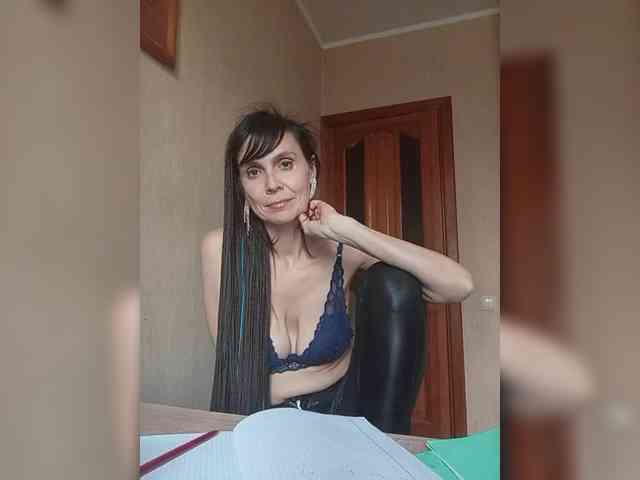 Hellenalonenochka webcam