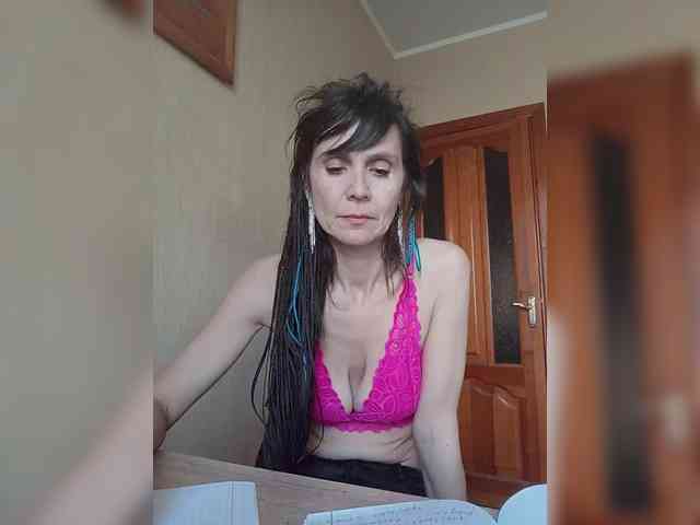 Hellenalonenochka webcam