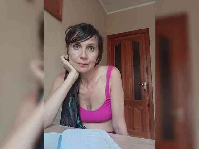 Hellenalonenochka webcam