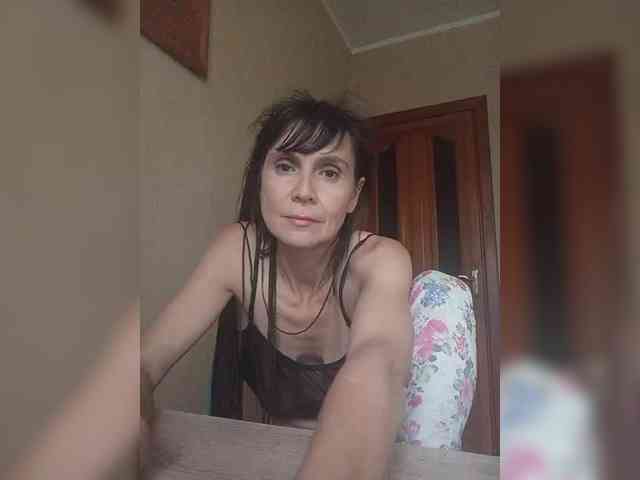 Hellenalonenochka webcam