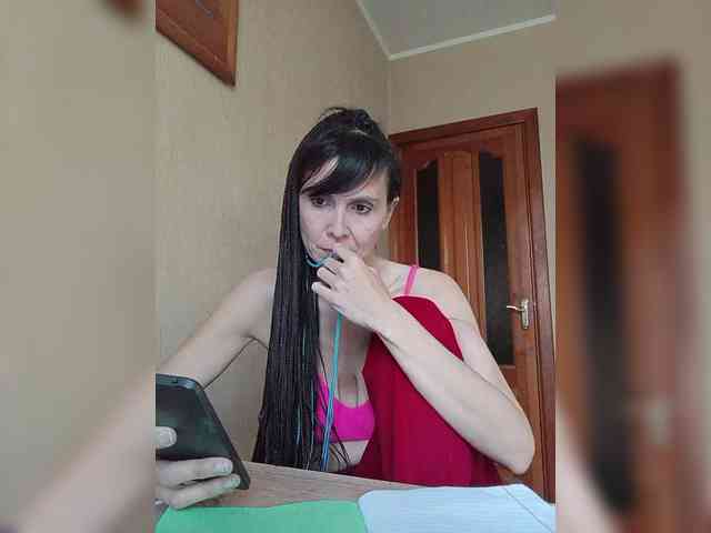 Hellenalonenochka webcam