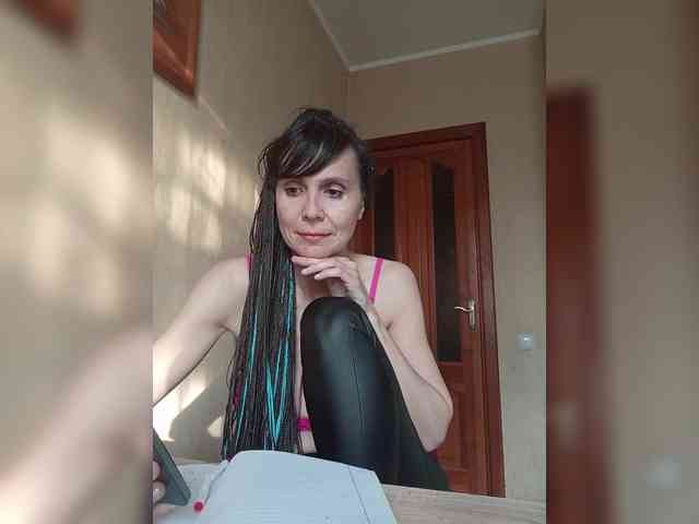 Hellenalonenochka webcam