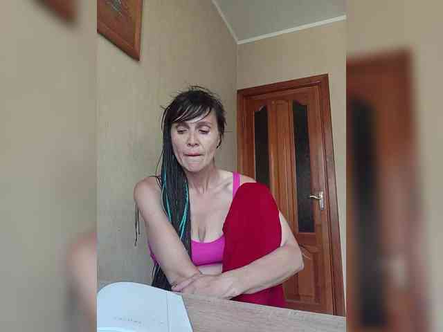 Hellenalonenochka webcam
