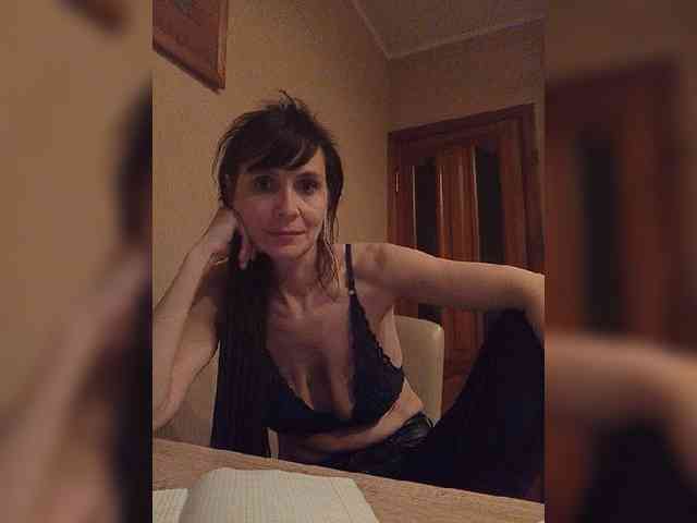 Hellenalonenochka webcam