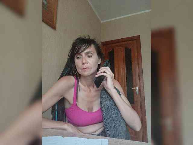 Hellenalonenochka webcam