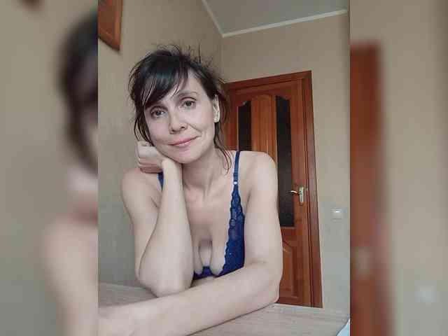 Hellenalonenochka webcam