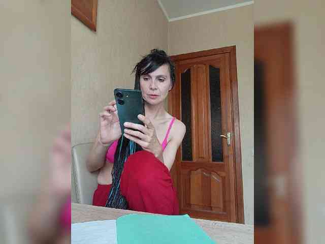 Hellenalonenochka webcam