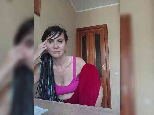 Hellenalonenochka webcam