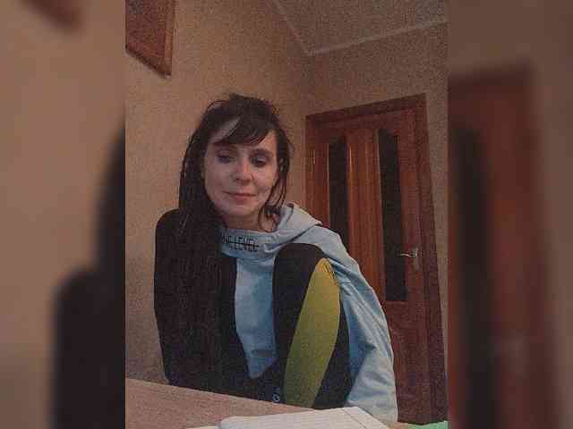 Hellenalonenochka webcam